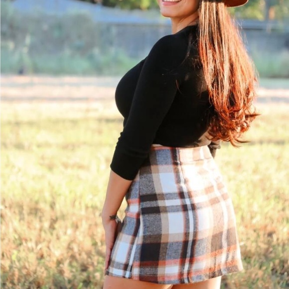 Classic Fall Plaid Wool Mix Bodycon Mini Skirt - Picture 5 of 7